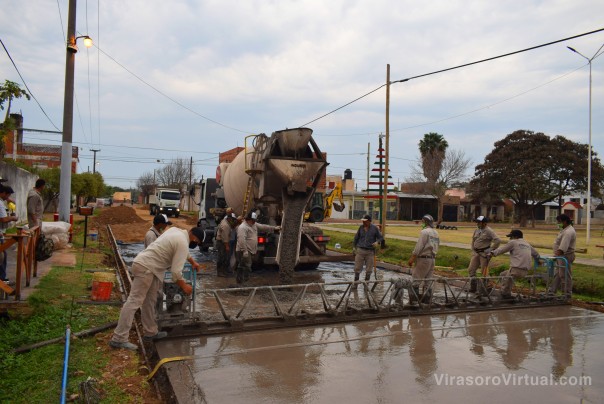 La Provincia agrega dos nuevos frentes de pavimentación en los barrios Arazaty y Ayuda Mutua