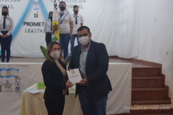 Alumnos del Nivel Secundario prometieron lealtad a la Constitución Nacional