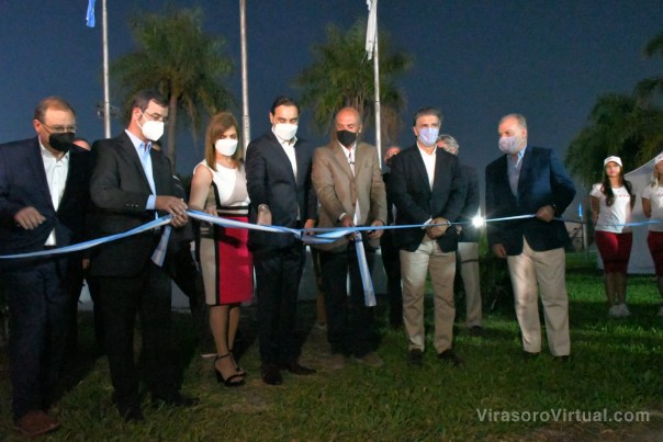 El gobernador Valdés inauguró y cortó la cinta de la Exposición de Razas bovinas y equinas que se lleva a cabo en la Rural