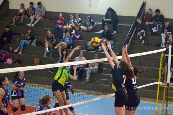 ¡Continúa el torneo de voley femenino!