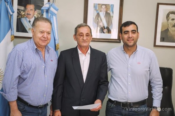 Junto al viceintendente Carlos Farizano dieron la bienvenida a su nuevo Secretario de Acción Social, Carlos Balmaceda