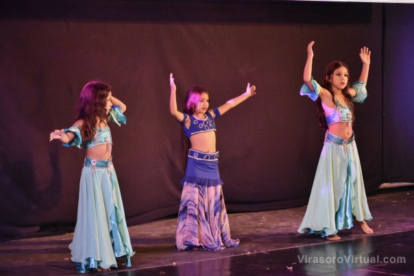 El “Corrientes baila” convocó a más de 50 escuelas de danzas en el Cocomarola