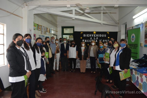 Visita y entrega de elementos escolares y kits de higiene a escuelas del interior