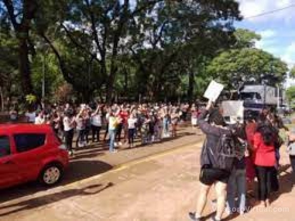 Declaró otra vez un empresario acusado de abusar de una menor y hubo incidentes