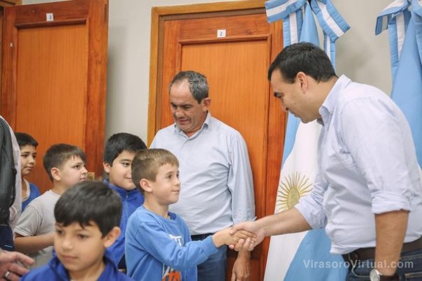 ¡Que lindo ver que desde pequeños se interesan por el funcionamiento de Santo Tomé!