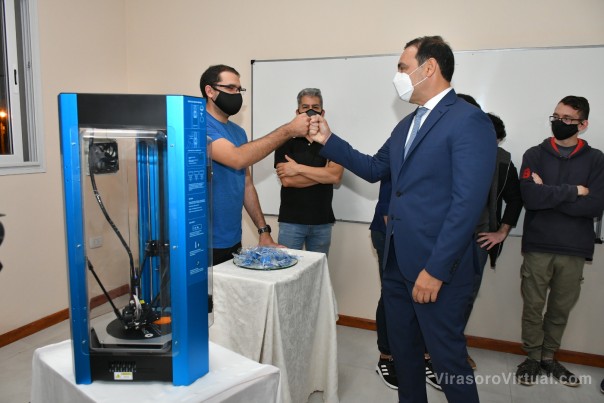 Valdés inauguró un moderno y amplio edificio para transformar a Paso de los Libres en "un fuerte polo de conocimiento"