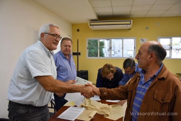 El Gobierno de la provincia, acompañado del Municipio, entregó el reintegro