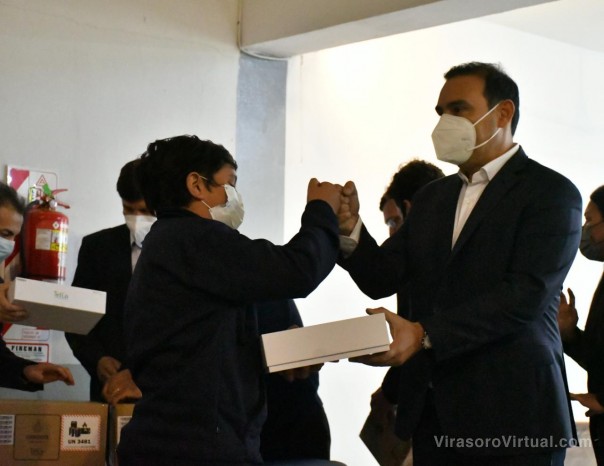 En Sauce: Valdés entregó notebooks del programa Incluir Futuro e inauguró un nuevo JIN