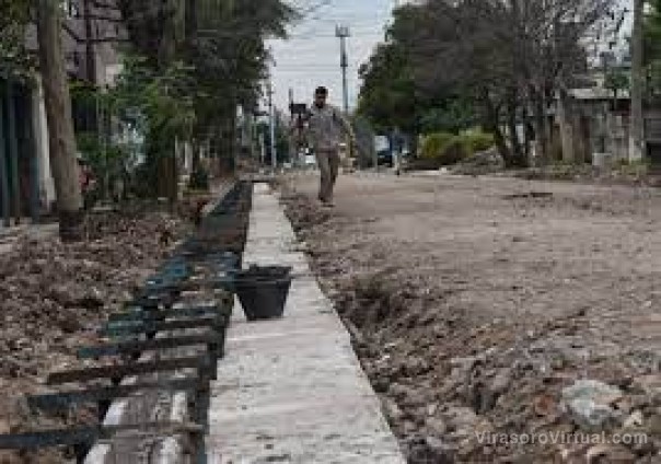 Corrientes: construyen diez cuadras de cordón cuneta en el barrio Colombia Granaderos