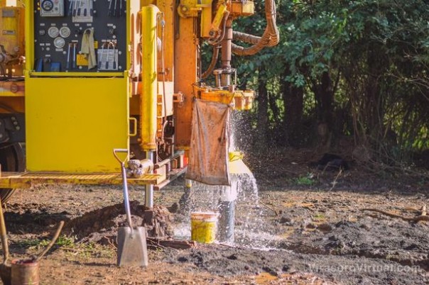 El agua es un derecho humano indispensable al que todos deben poder acceder para una vida digna