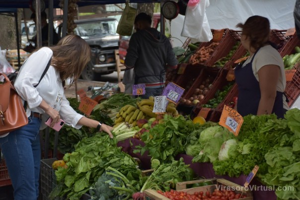 Con productos frescos y renovadas ofertas, las Ferias de la Ciudad recorren espacios públicos