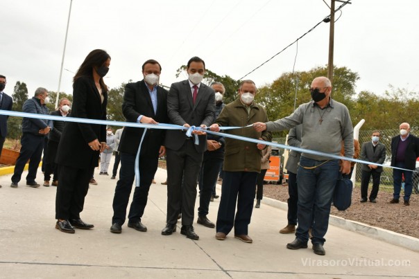Valdés inauguró infraestructura sanitaria y vial en Carolina, y anunció la construcción de un nuevo CAPS
