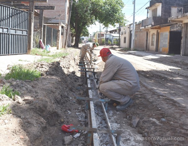 La Provincia continúa su plan de obras para proveer de cordón cuneta a barrios capitalinos