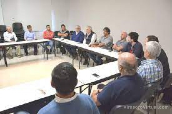 Valdés autorizó la contratación de medios aéreos para combatir los posibles incendios