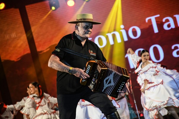 Comenzó la 32° Fiesta Nacional del Chamamé en el Cocomarola