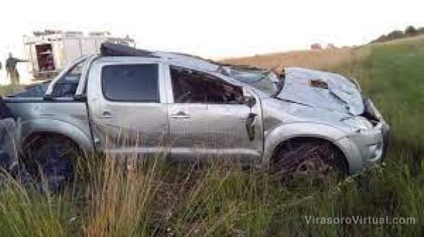 Corrientes: una camioneta despistó y volcó sobre Ruta Nacional Nº 12