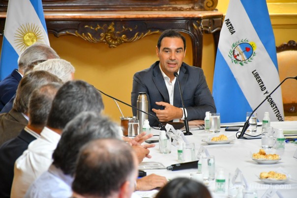 Valdés ratificó la asistencia al sector ganadero y se comprometió a enviar las propuestas a Nación