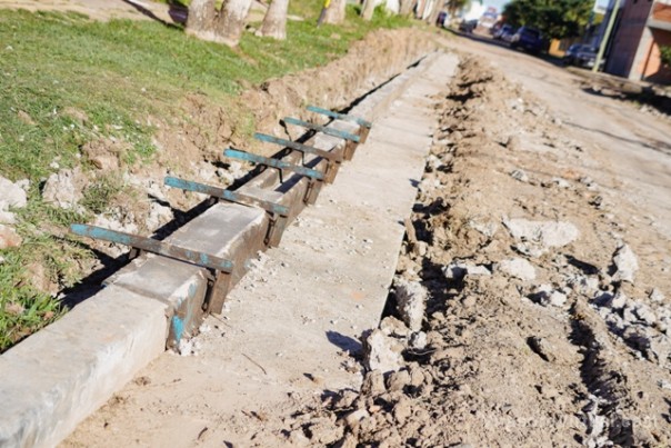La Provincia encara cerca de dos mil metros de cordón cuneta en el barrio General Madariaga