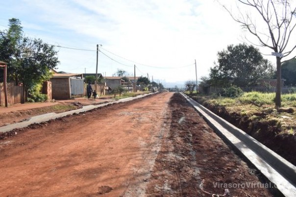 Más de 5 kms de cordones cuneta se construyen en el Barrio Narciso Vega