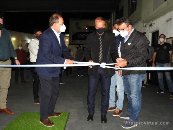 El Gobierno de la Provincia inauguró importantes obras de refacción en el Club Pingüinos