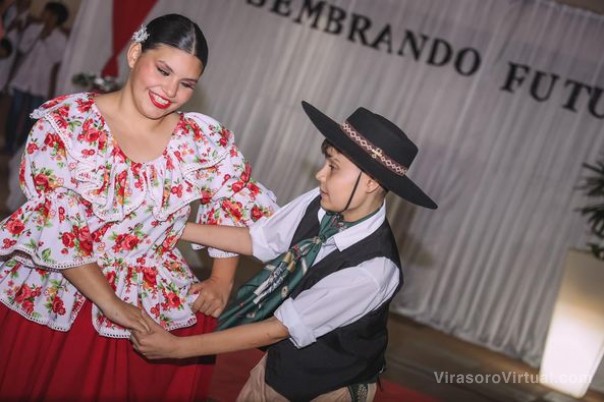 Con gran emoción acompañaron el acto por el 125 aniversario