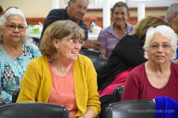 Se acercaron a compartir una charla sobre el bienestar en la vida adulta