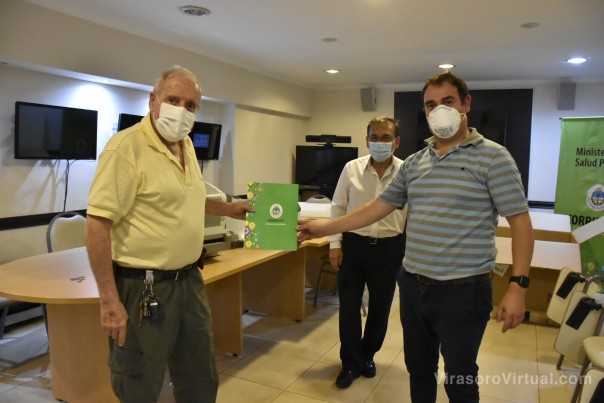 Cardozo entregó un digitalizador de imágenes al hospital de Riachuelo