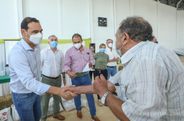 Valdés encabezó entrega de subsidios a productores de San Luis y Lomas de Vallejos