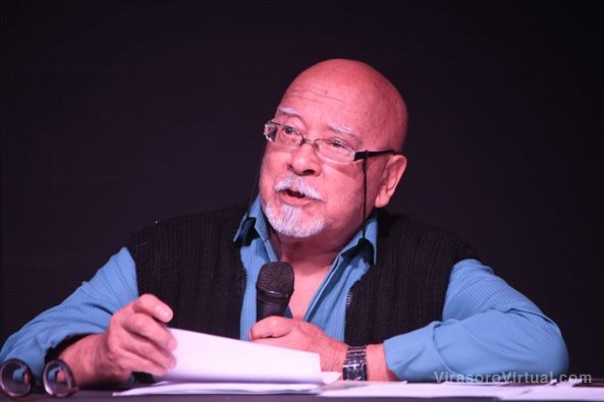 Lectura de poemas desde Felipe Yofre