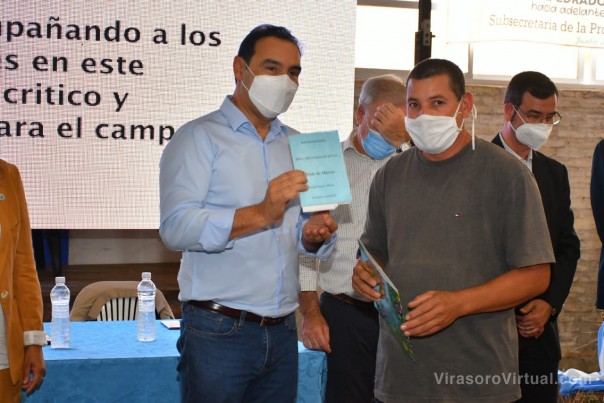 En Empedrado, Valdés entregó subsidios a productores afectados por los incendios
