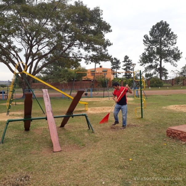 Arreglan y renuevan juegos en Plazoleta Belgrano