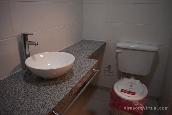 La Provincia refacciona todos los sanitarios del Teatro Vera