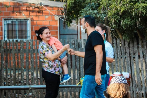 Junto al equipo de la UCR y su  compañero de fórmula @emilionicolasok, Juan Pablo Valdés visito el barrio La Florida