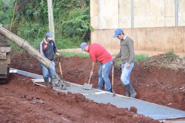 ¡Iniciamos la construcción de cordón cuneta en una de las calles más solicitadas por los vecinos!