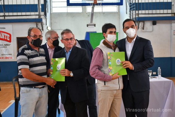 Valdés entregó subsidios a 133 productores afectados por los incendios y la sequía