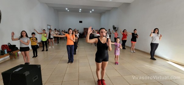 Exitosa capacitación de baile de carnaval