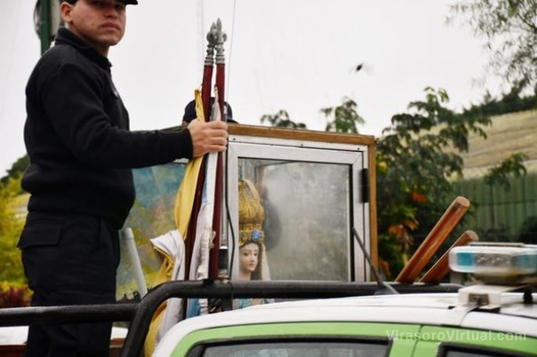 El intendente Juan Pablo Valdés estuvo presente en la llegada de la imagen peregrina de la santísima Virgen de Itatí