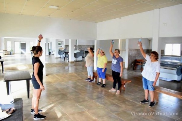 El equipo de Salud municipal realiza actividades físicas para personas con diabetes