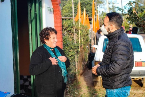 Juan Pablo Valdes estuvo con vecinos