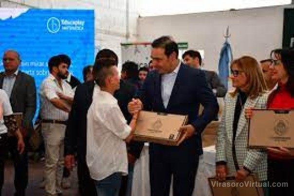 Valdés ratificó el compromiso del Gobierno de Corrientes con la Educación Pública