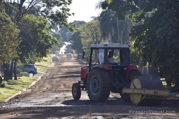 Continúa el mantenimiento de calles de tierra