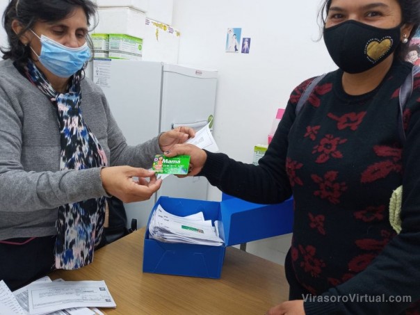 Se está haciendo entrega de Tarjetas Mamá Mbarete.