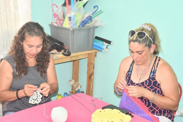 Se encuentran funcionando los talleres de oficios en los barrios