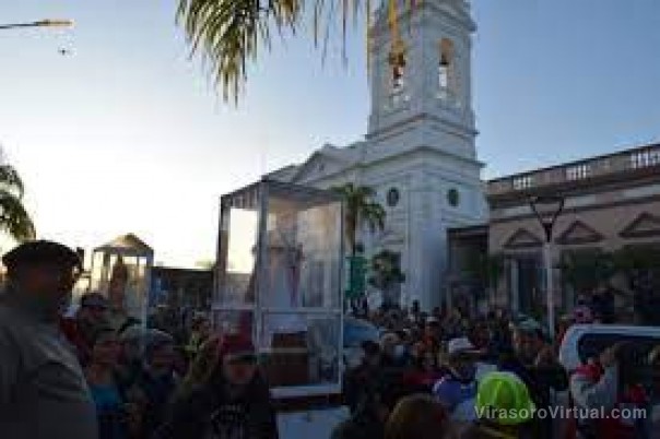 Después de dos años, los peregrinos caminan a Itatí para celebrar su coronación pontificia