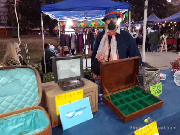 Las Ferias de Emprendedores a pleno, compartieron la Caña con ruda