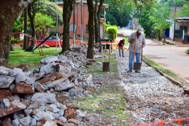 El Gobierno Nacional avanza con la remodelación de plazas en Gobernador Virasoro