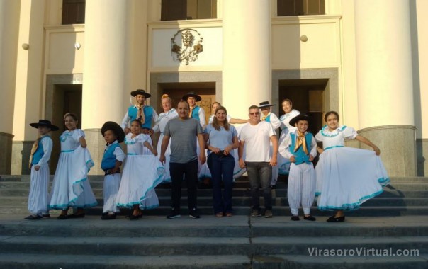 La Virgen de Itatí inició su recorrido y el domingo 15 llegará por río a Corrientes