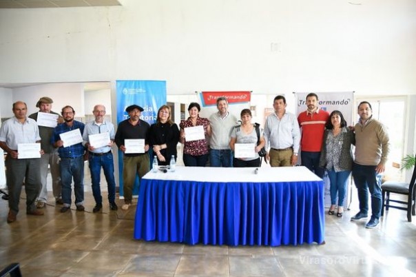 Entregamos certificados del Ministerio de Trabajo de la Nación a emprendedores virasoreños