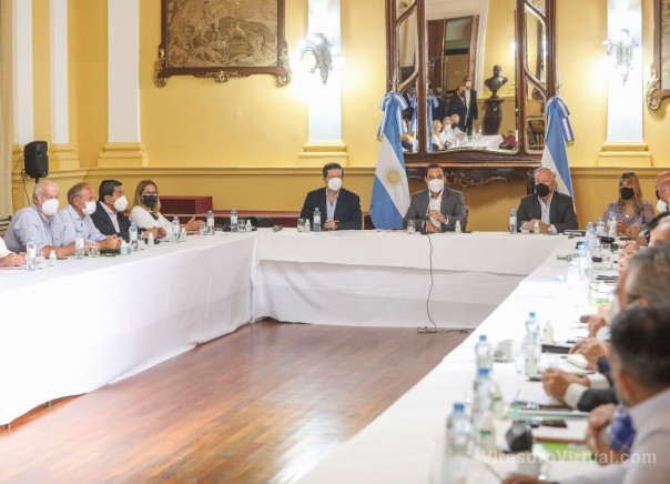 El gobernador Valdés comenzó a planificar los objetivos 2022 con su Gabinete