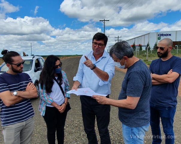 Schiavi quiere asegurar otra inversión en el Parque Industrial y Logístico de Libres